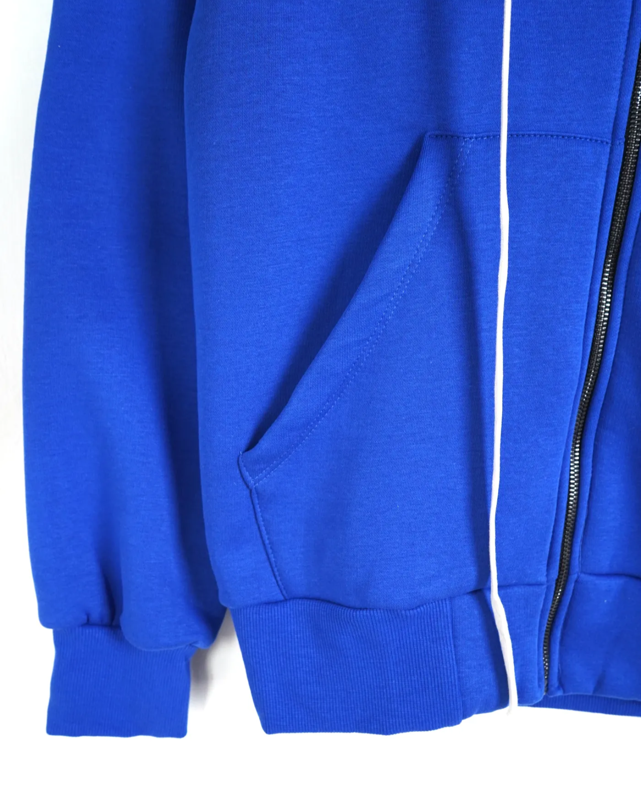 BASIC ZIP-UP SWEATSHIRT