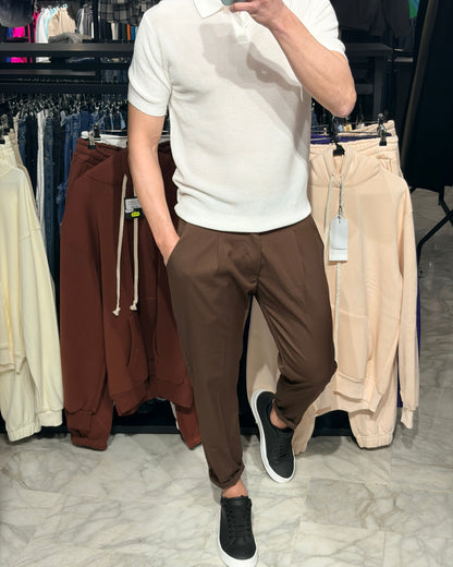 Pantaloni Capri fit marrone