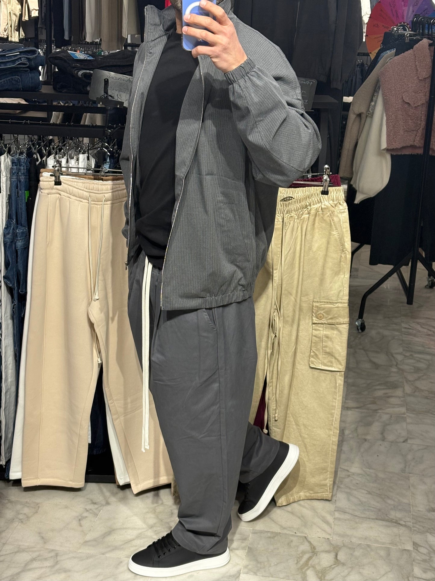 Pantalone con lacci grigio