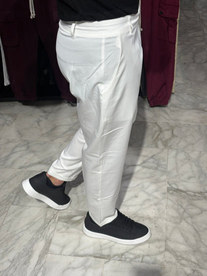 Pantalone con risvolto bianco