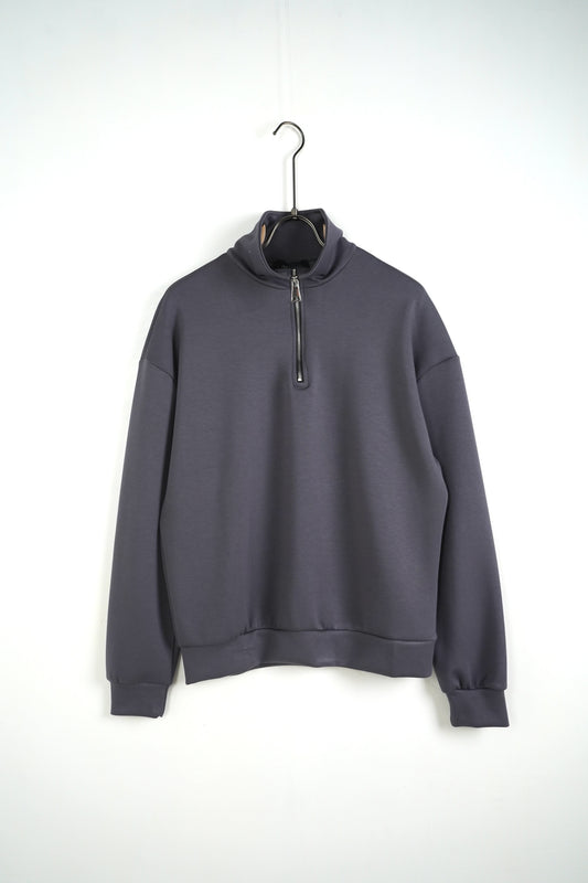 HALF ZIP SWEATSHIRT