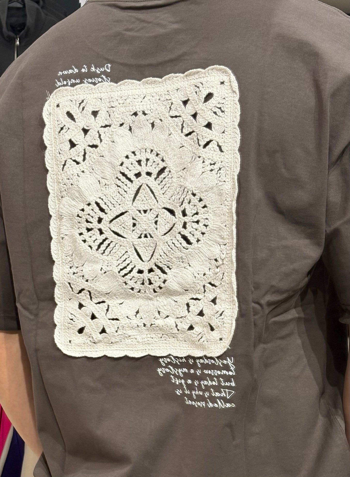 T-shirt stampa dietro Brown